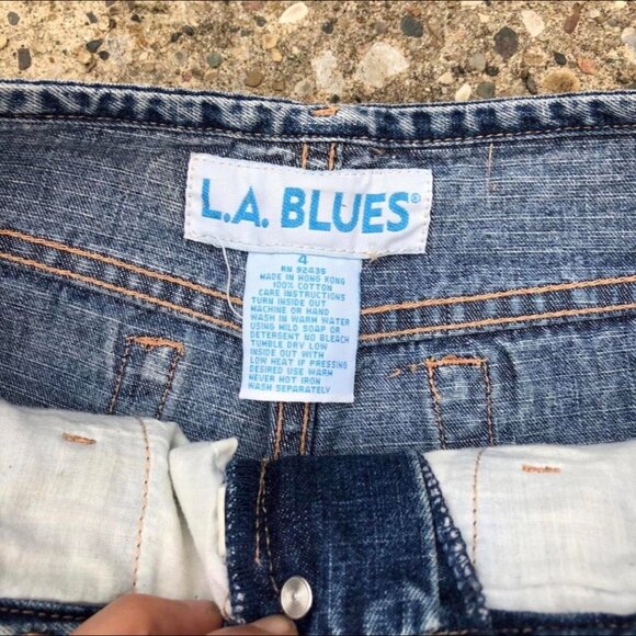🌸 Vintage Y2K LA Blues Rhinestone Capri Jeans Sz 4 Mid Rise 100% Cotton 🌸 - Picture 2 of 8